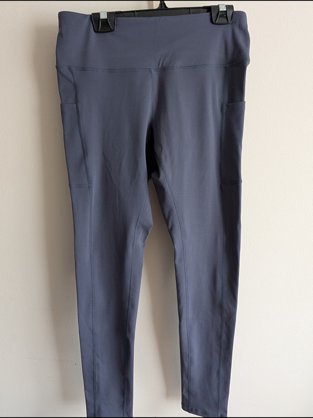 High-Waist Active Leggings with Side Pockets - Charcoal